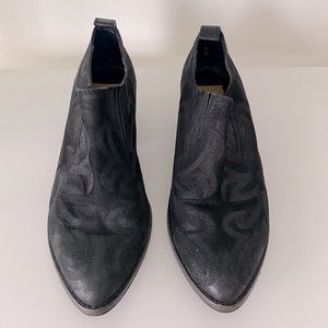 LAST DAY Western Dolce Vita Slip Ons 7.5